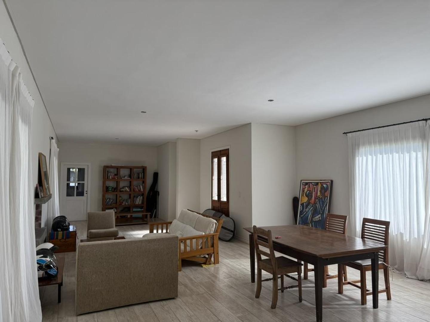 Casa 6 ambientes con 3 baños