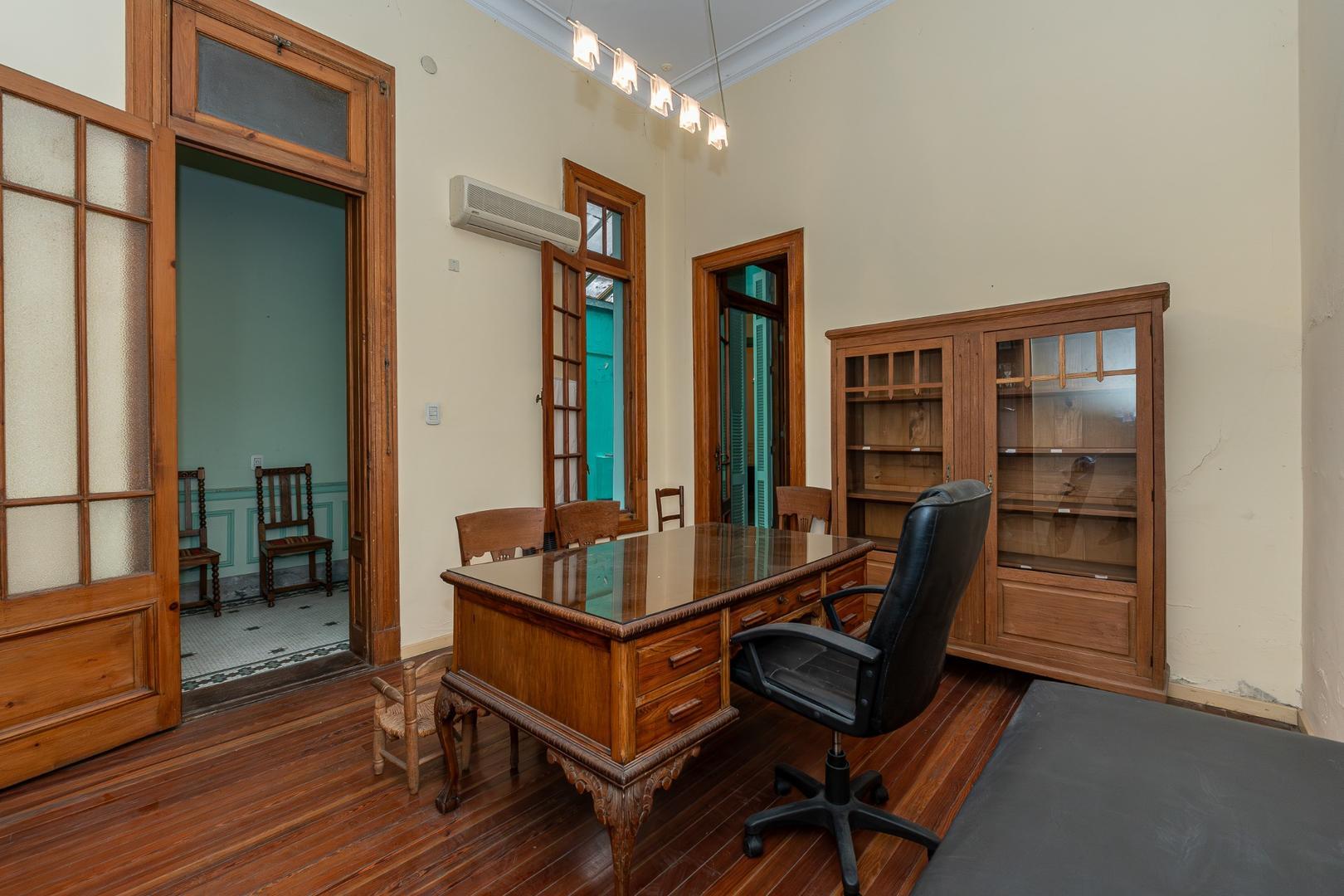 Depto Tipo Casa en Venta en Abasto, USD 156.000