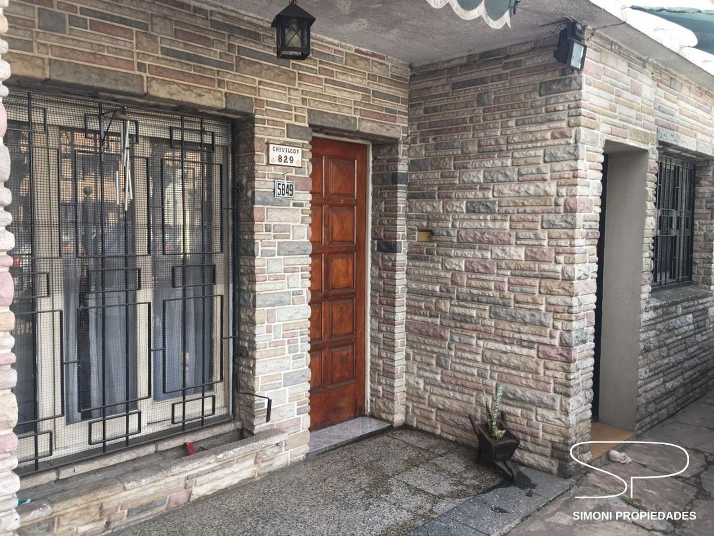 Casa 5 ambientes con jardín, patio y cochera