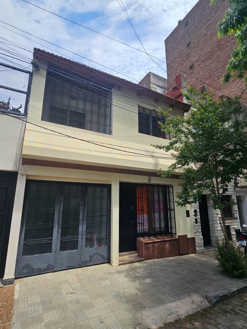 EXCELENTE CASA EN BARRIO LOURDES