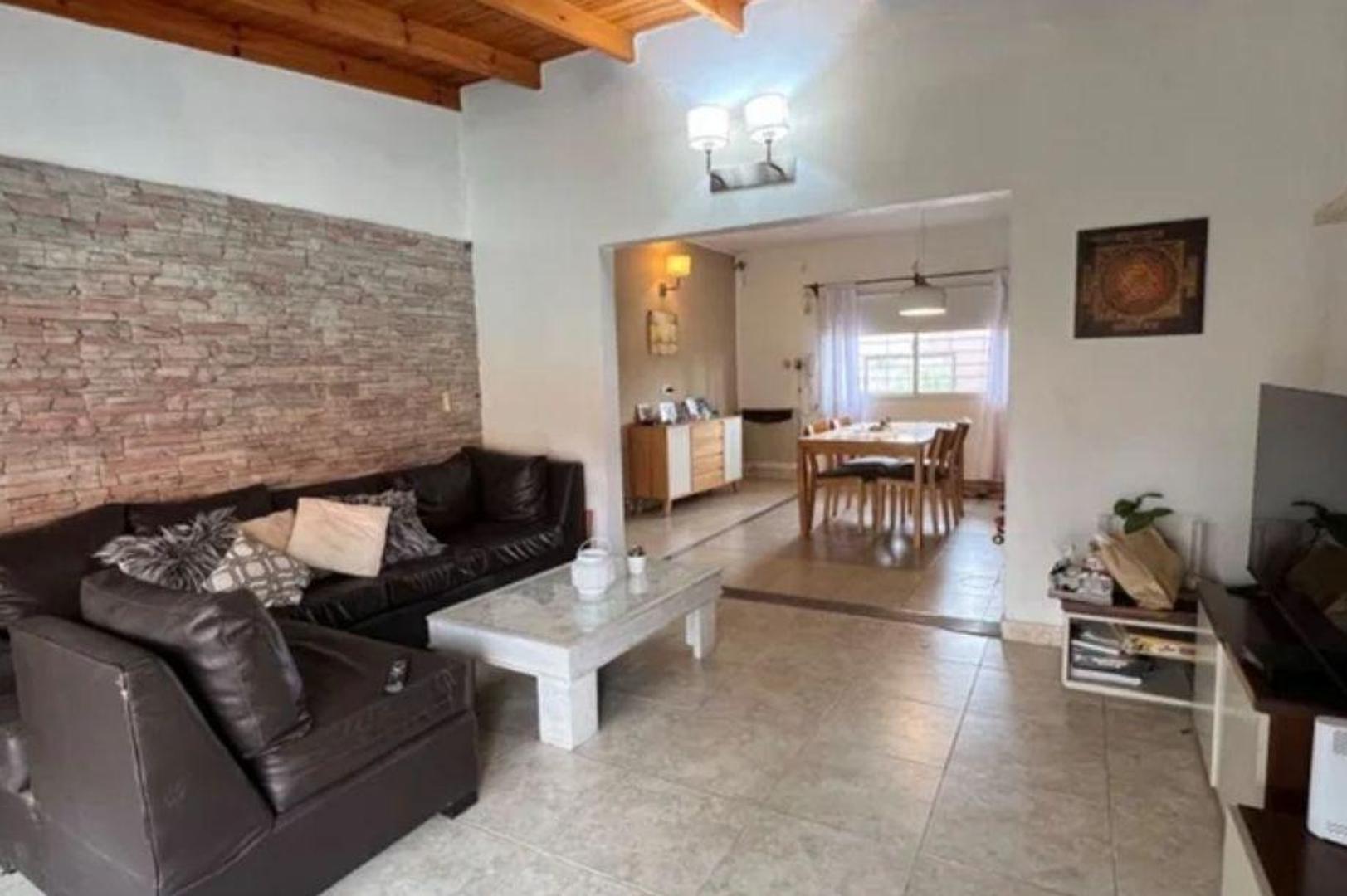 Casa en Venta en Ituzaingo, USD 180.000