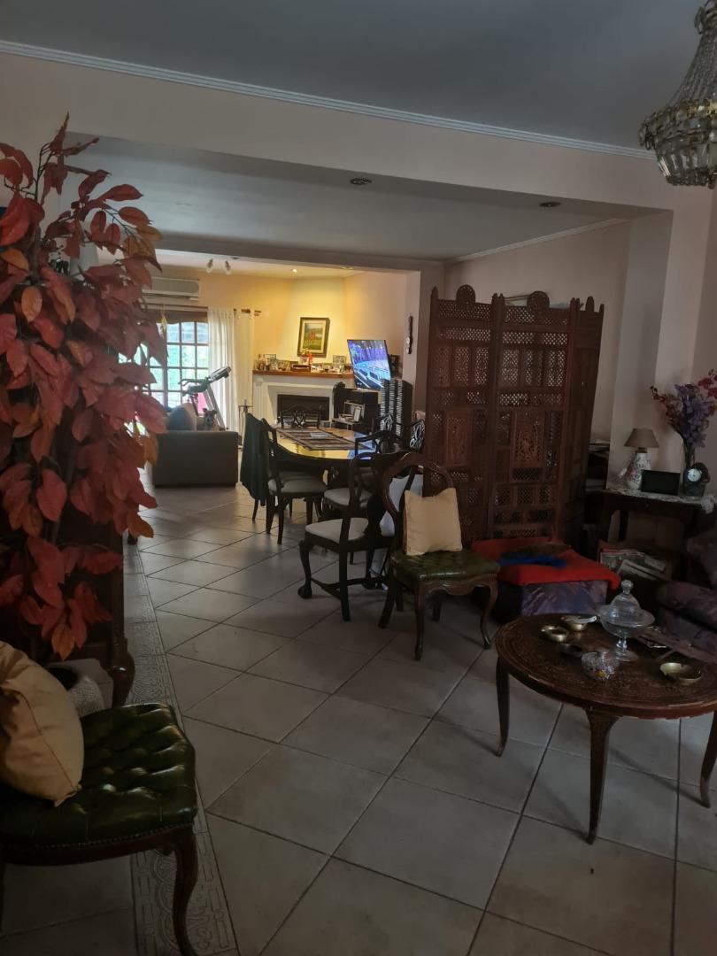 Casa 4 ambientes con 3 baños