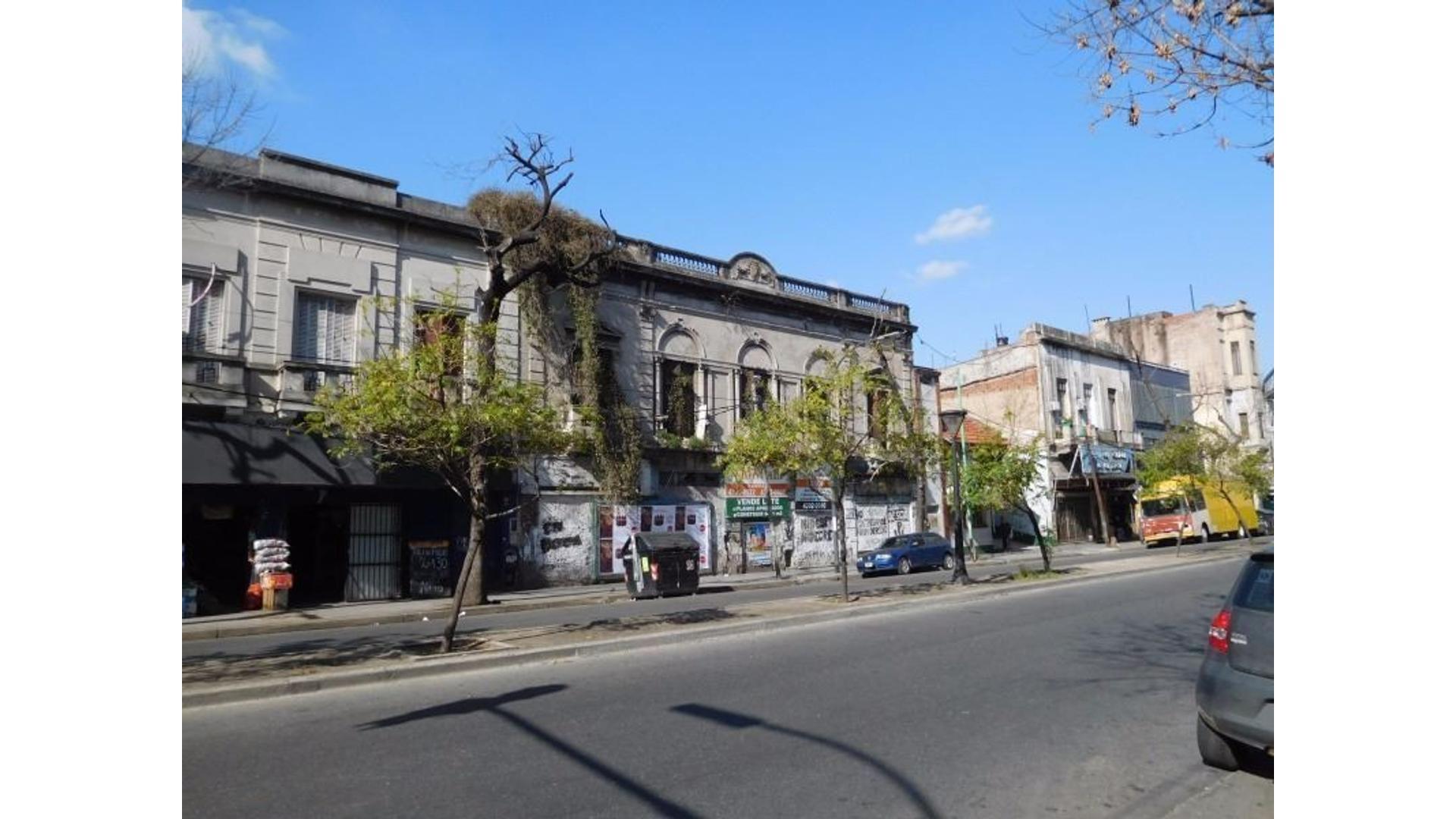 Av. Almirante Brown 1300