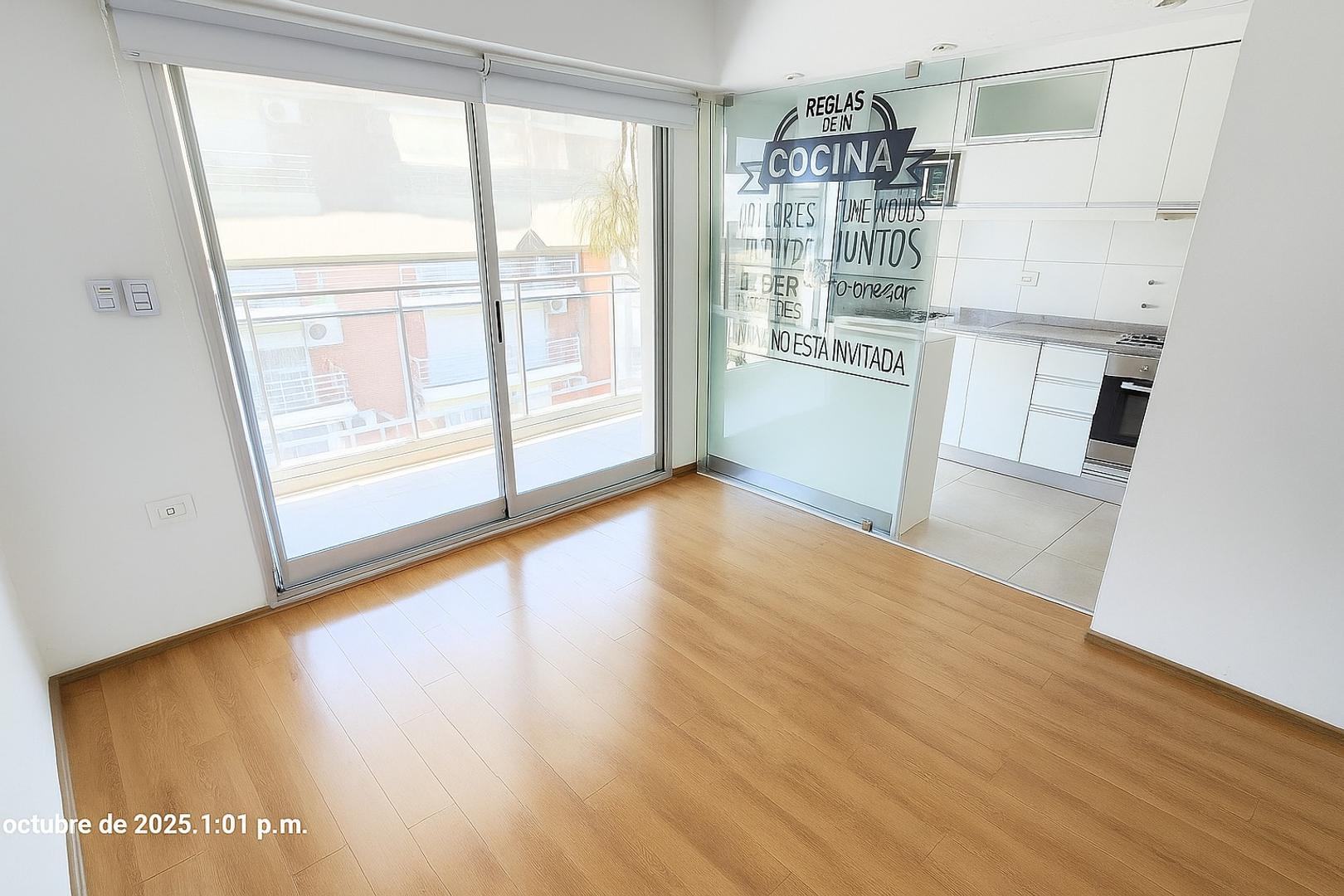 ¡En la mejor zona de Rosario! Moderno, 2 baños completos.