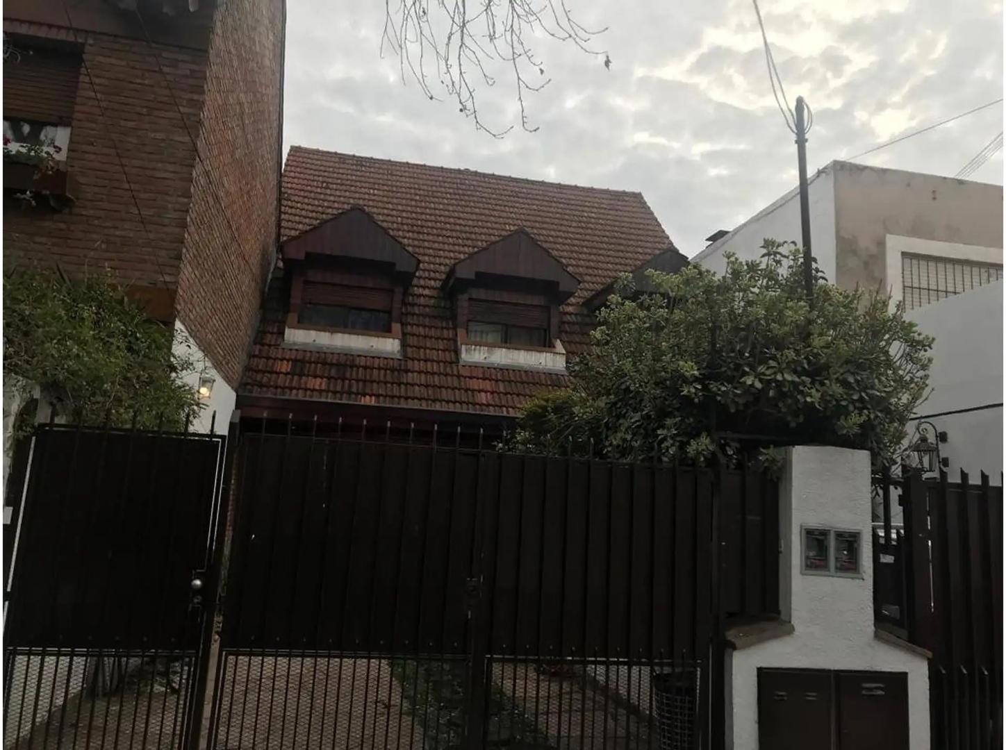 DUPLEX 4 AMBIENTES CON FONDO - CERCA DE AVENIDA