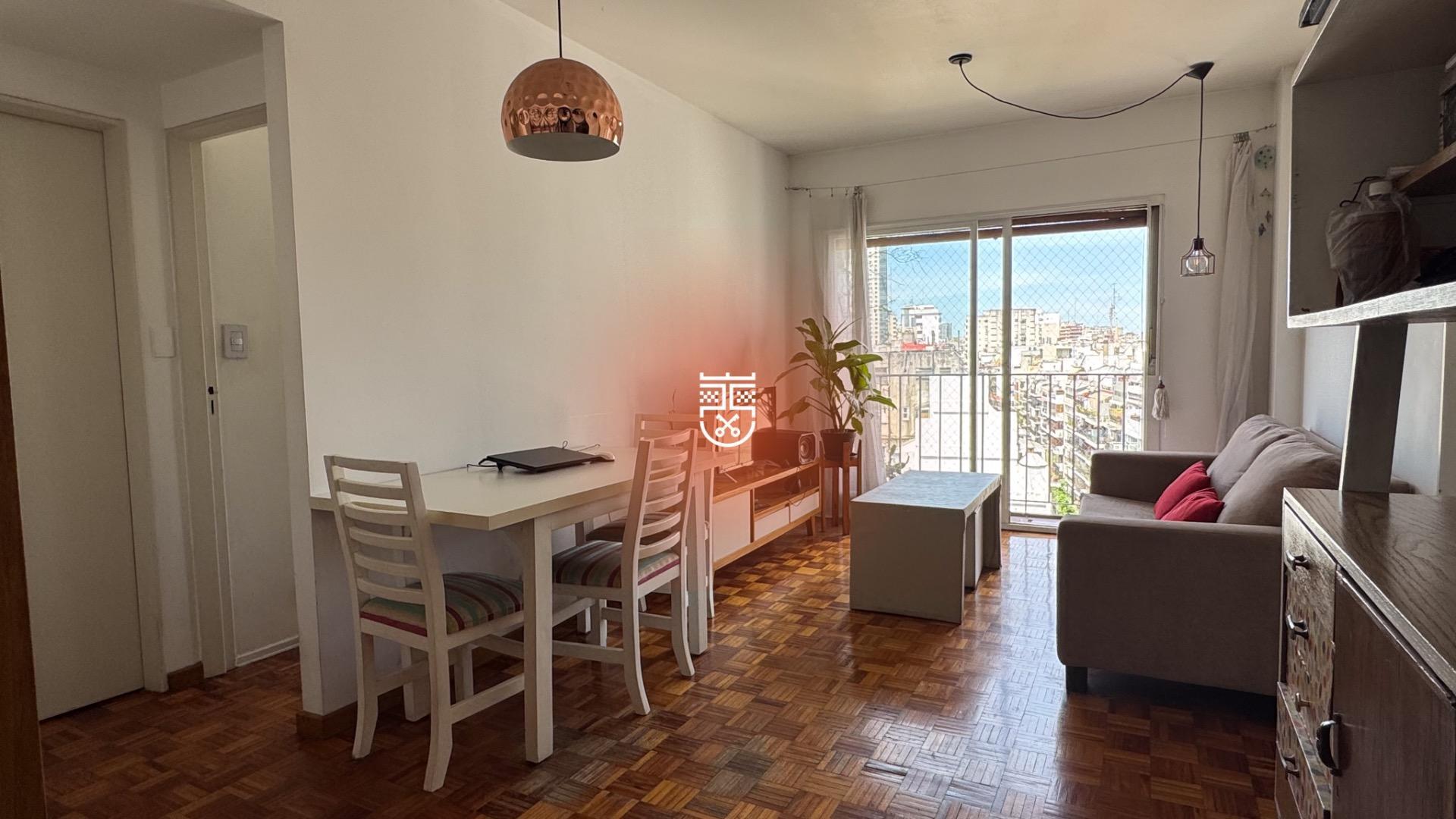 Ver VIDEO – Amoblado - Luminoso 2 ambientes en piso alto