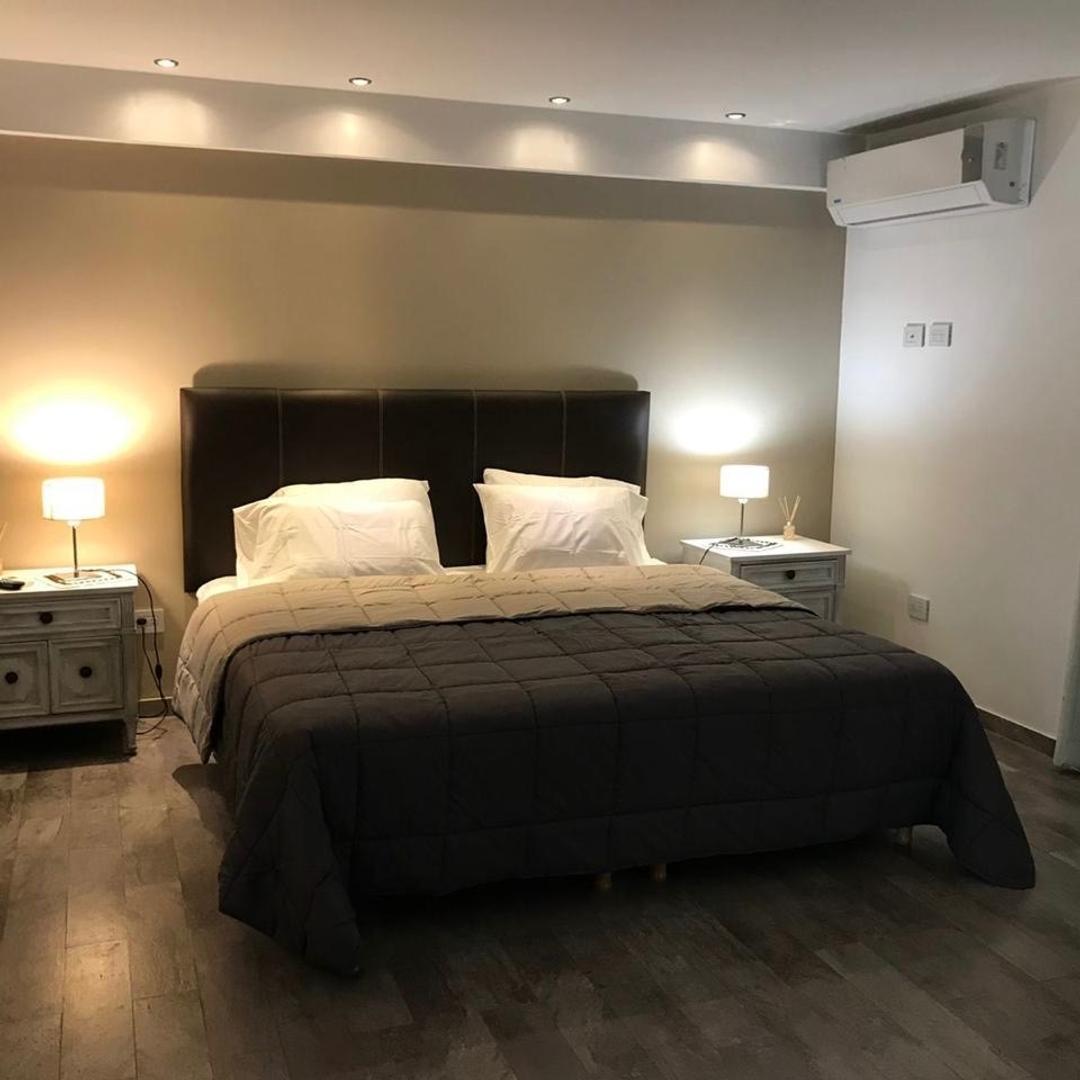 Casa en Alquiler Temporal con 2 cocheras