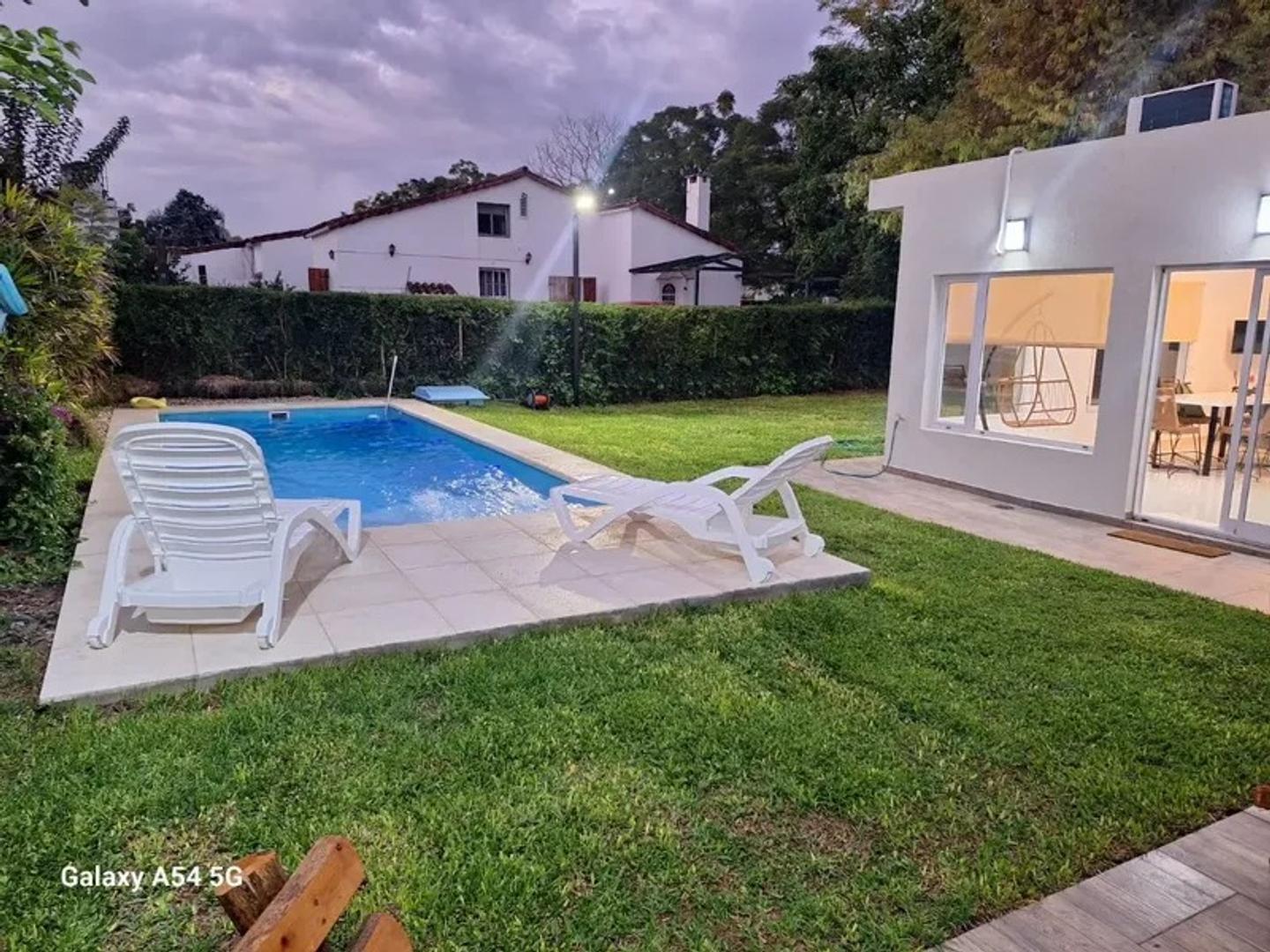CASA 5 AMB CON PILETA, 650 METROS  EN EZEIZA BARRIO UNO