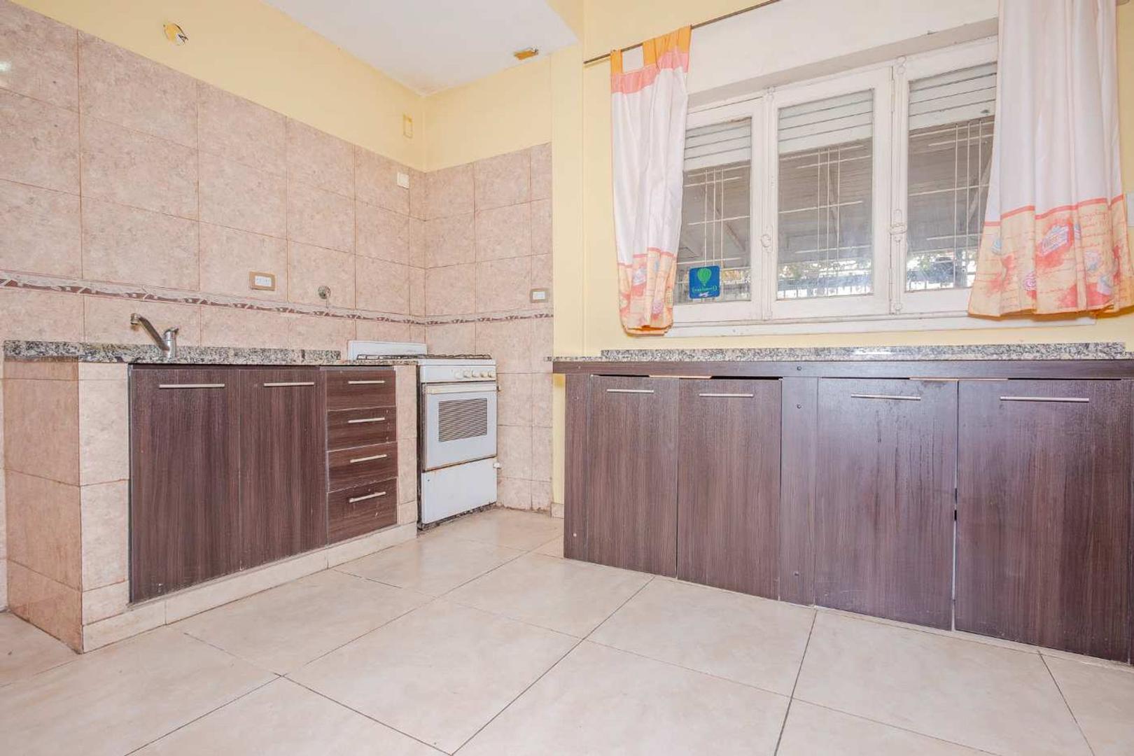 Depto Tipo Casa en Venta 56 años