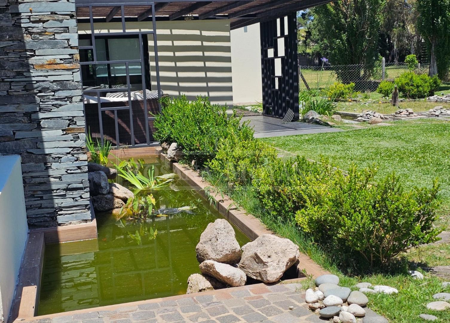 Casa en Venta con 4 cocheras