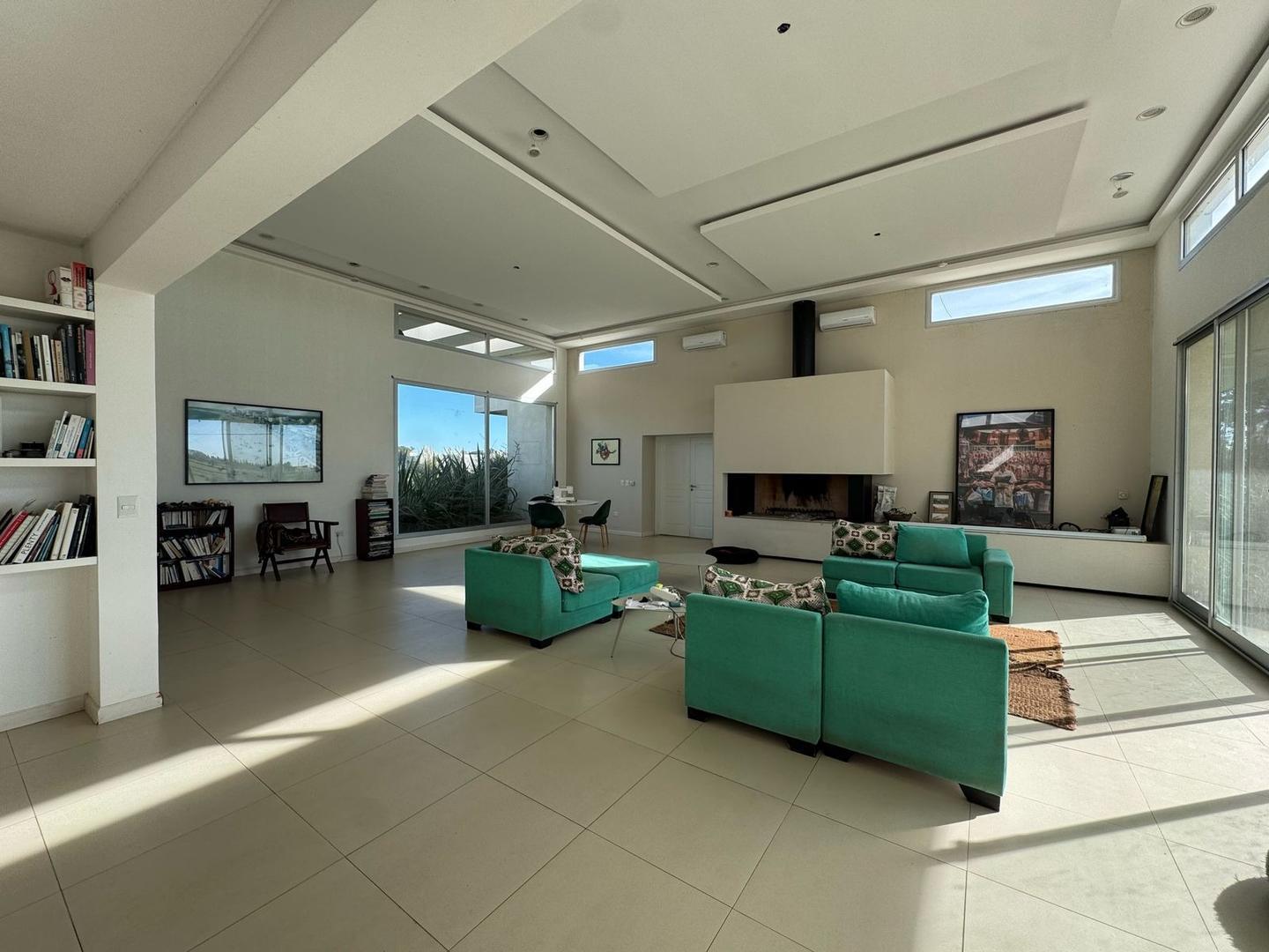 CASA A LA VENTA "CHACRAS DE LA TRINIDAD"