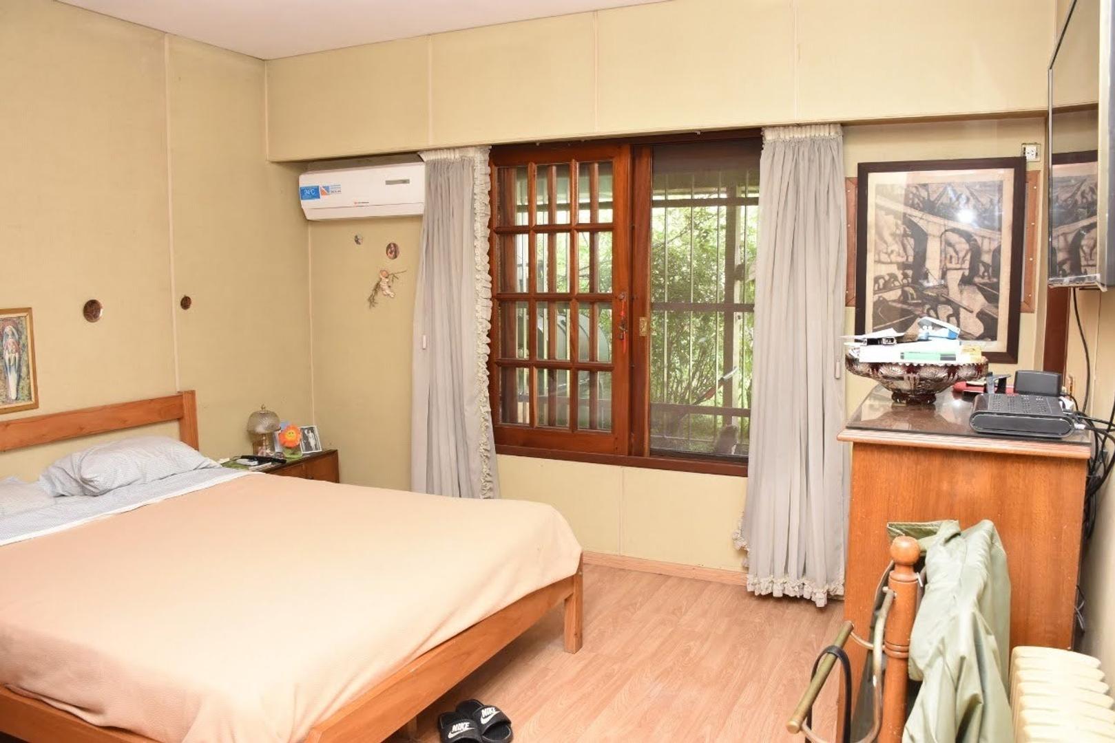 Chalet + Quincho  • Venta • TOMA PERMUTA