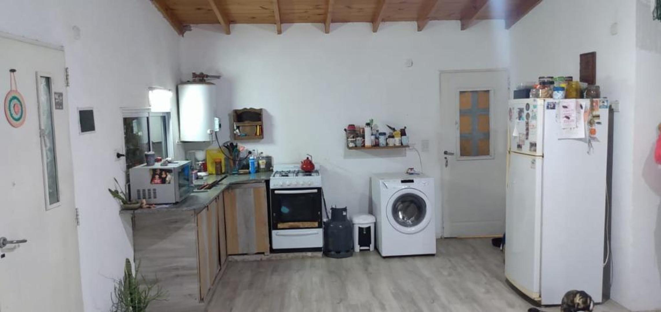 Casa 3 ambientes con 1 baño