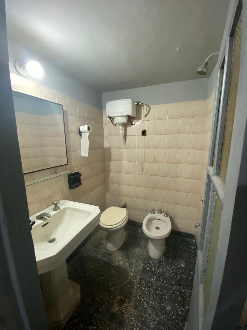 Depto Tipo Casa en Alquiler en Ramos Mejia, $ 380.000