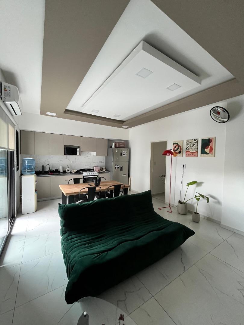 VENTA DEPARTAMENTO 2 AMBIENTES CON COCHERA MERLO