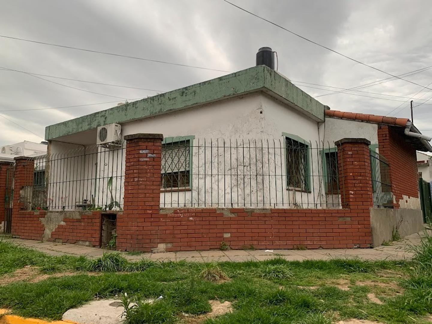 VENTA – Casa a refaccionar en Olivos| Oportunidad de invers