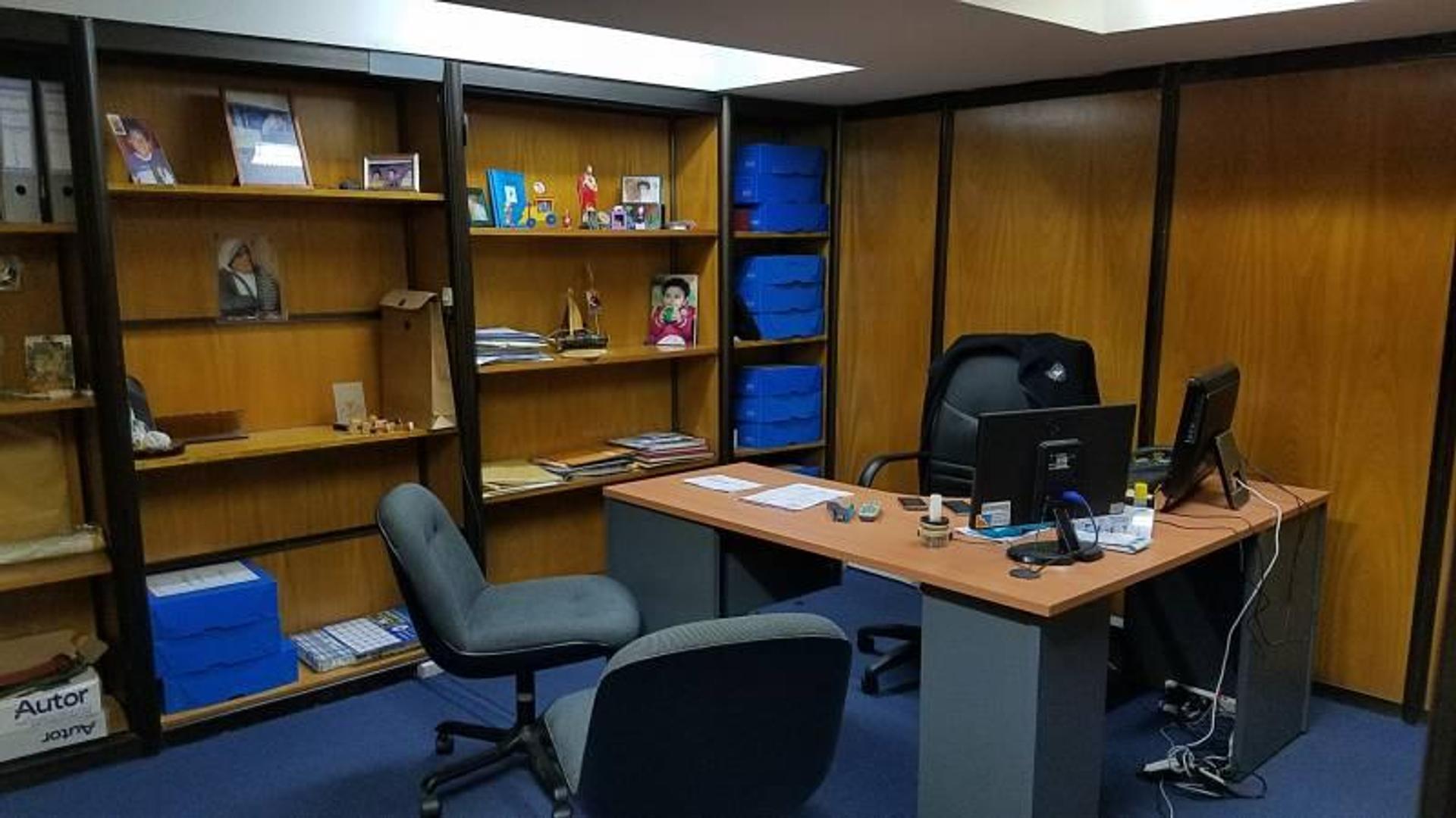 Oficina en Venta con 2 cocheras