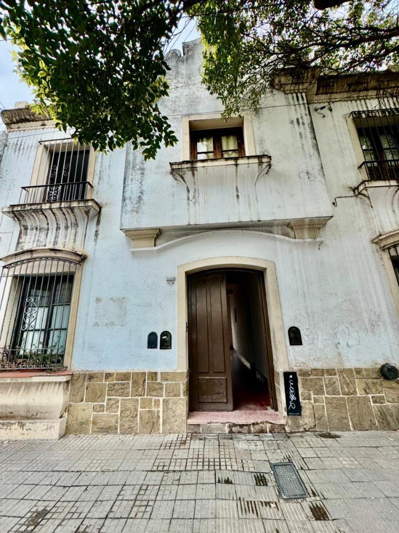 CASA EN VENTA CALLE MITRE DE 3 DORMITORIOS