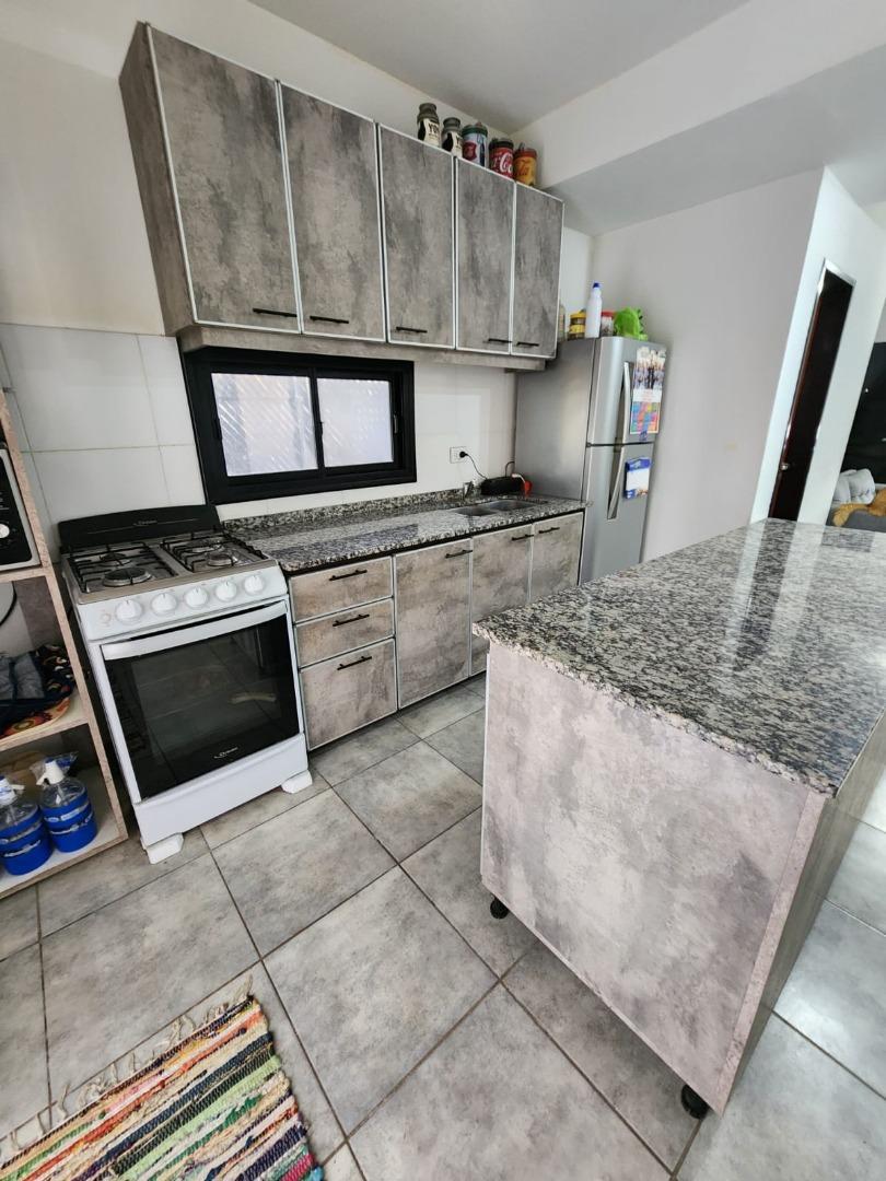 Casa 3 ambientes con 2 baños