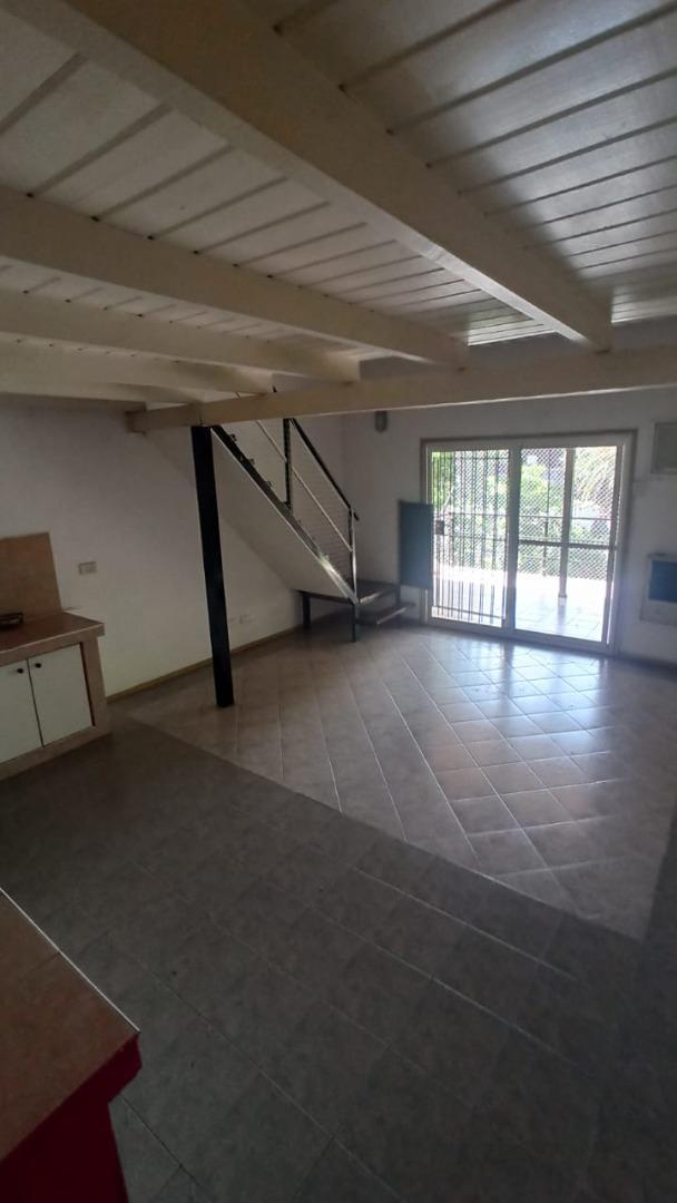 Departamento en Alquiler con 1 cocheras