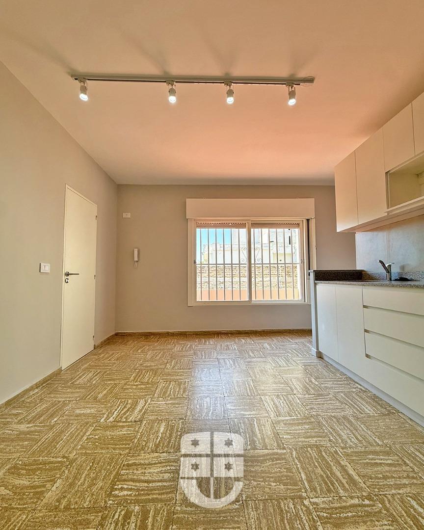Depto Tipo Casa en Alquiler de 2 ambientes
