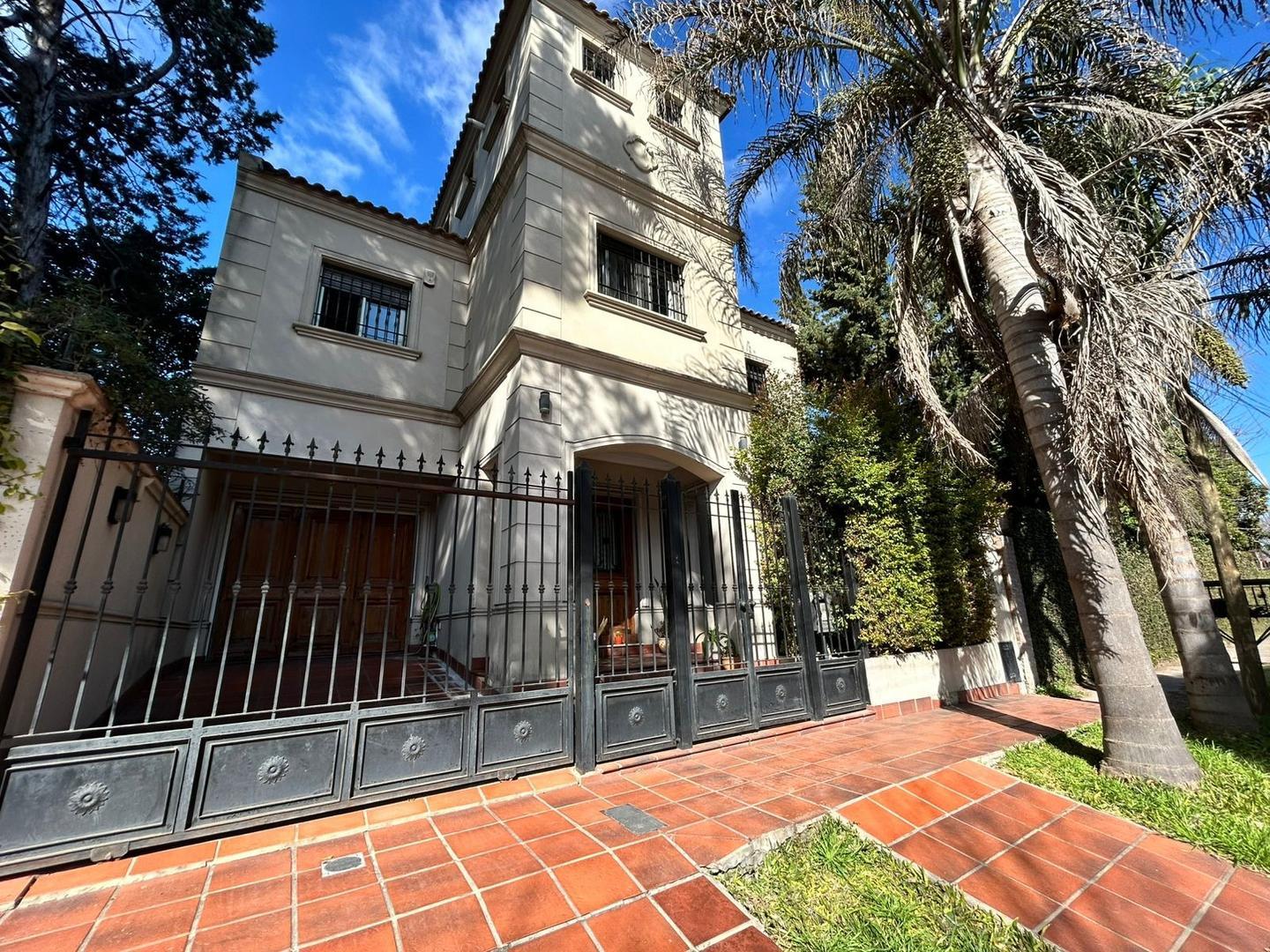 VENTA - CASA 7 AMBIENTES ZONA RESIDENCIAL - S.A. DE PADUA