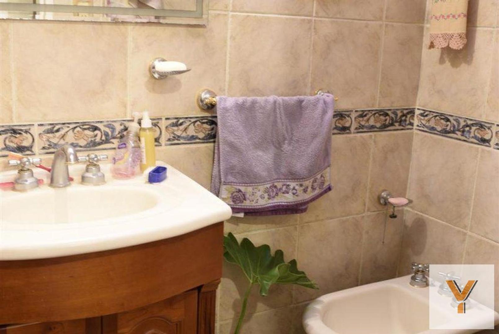 Depto Tipo Casa 5 ambientes con 2 baños
