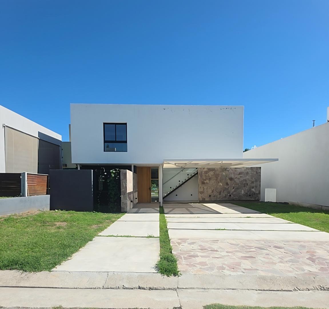Casa en Venta en Cañitas Barrio Privado