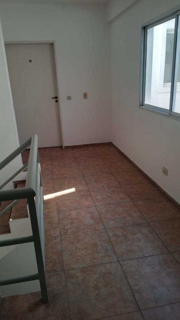 25 De Mayo 1300, Piso 2