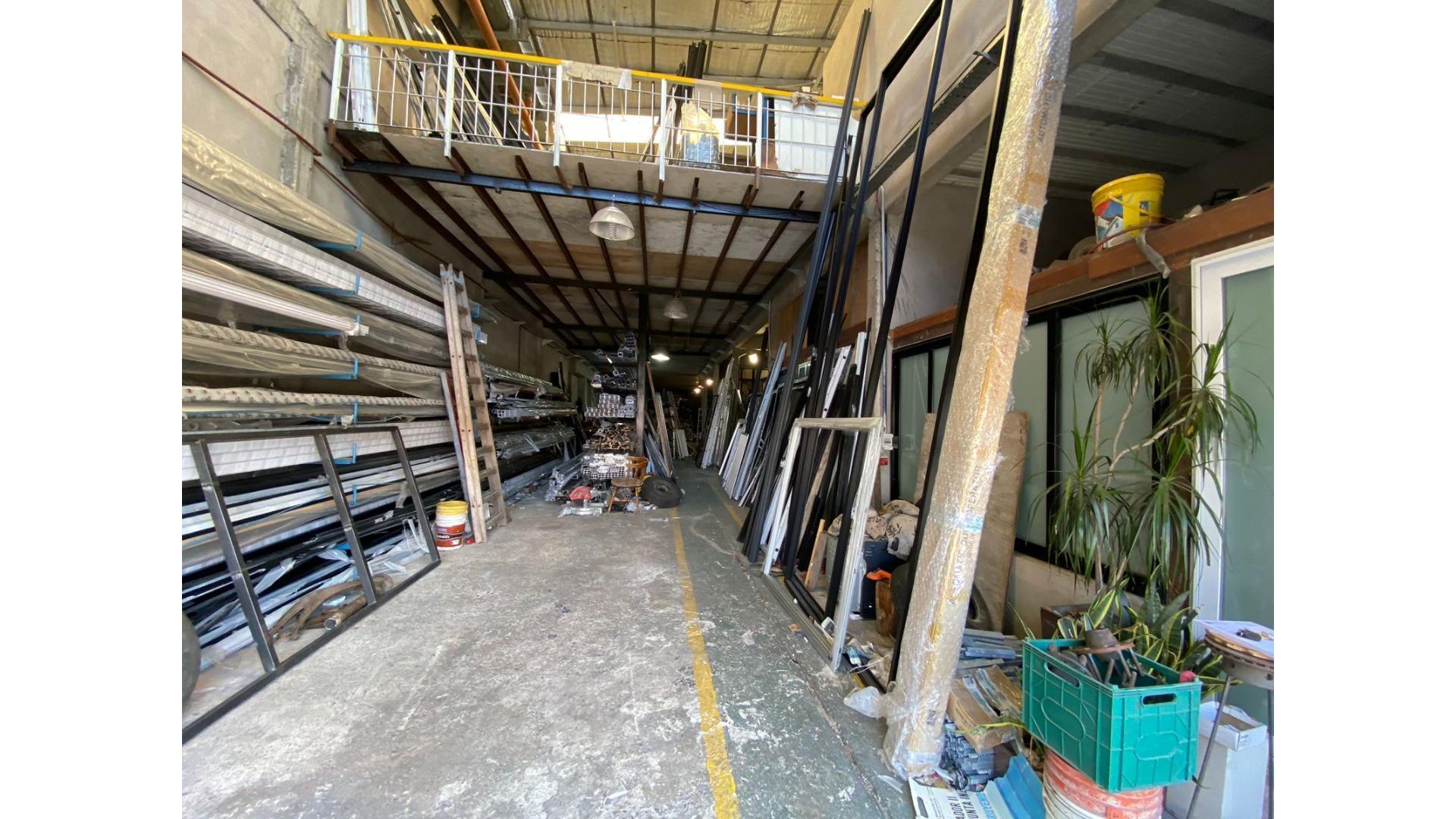 Galpon en Venta en Gerli, USD 289.000