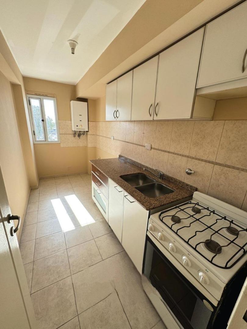 Av Colon 4900, Piso 7