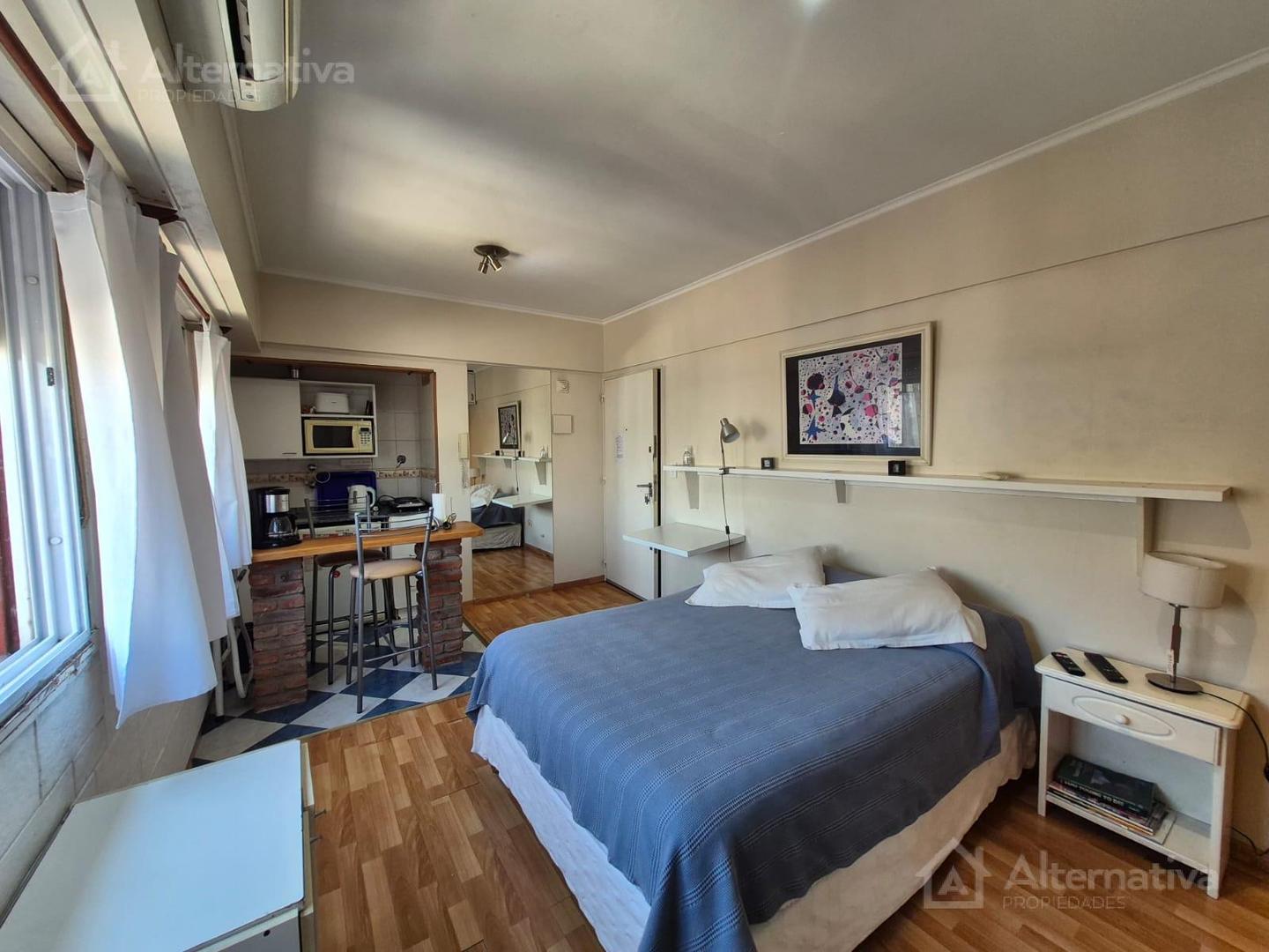 Azcuenaga  al 1900 entre Guido y Vicente Lopez