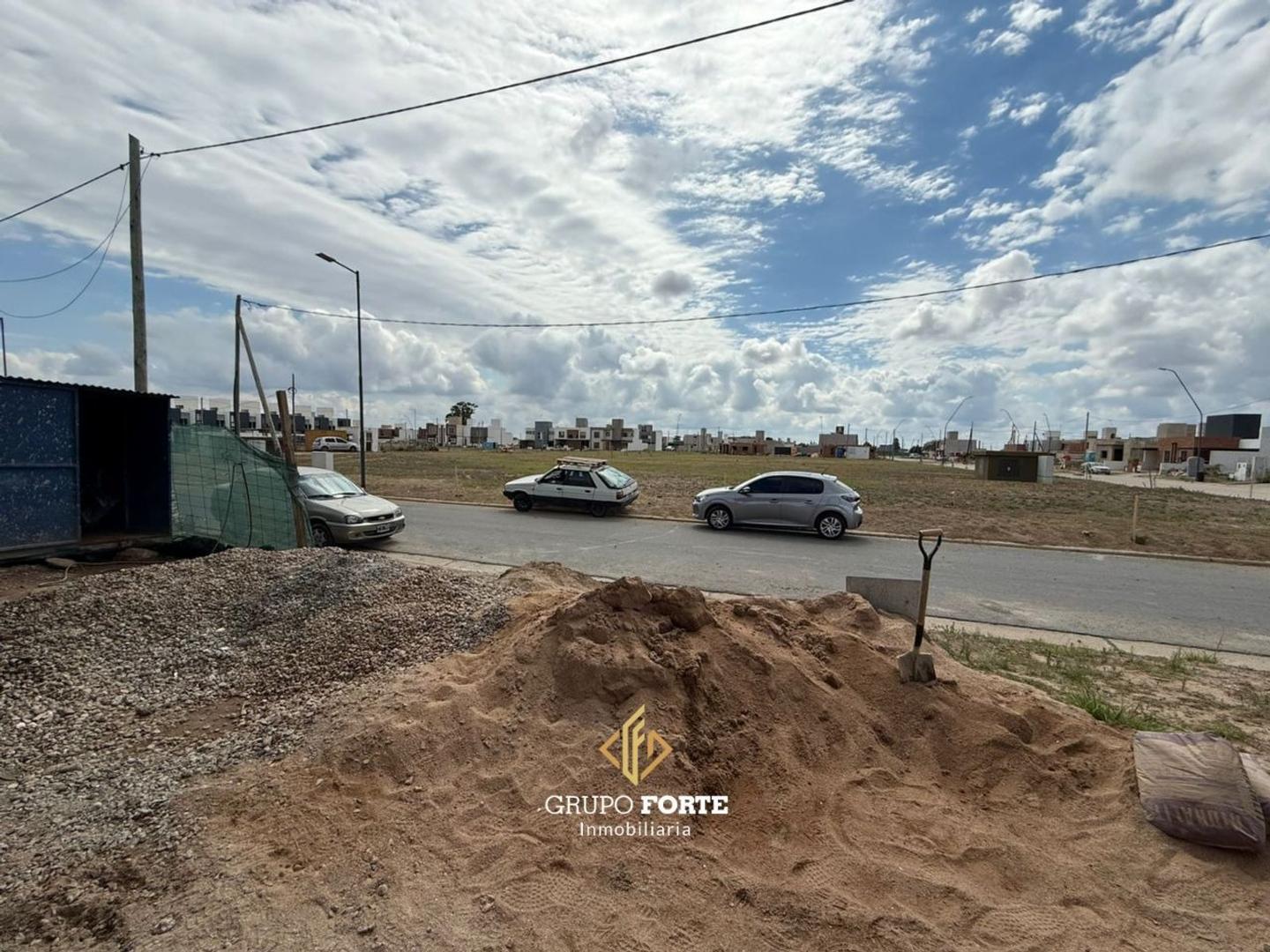 DUPLEX FINANCIADO EN BRISAS DE MANANTIALES,