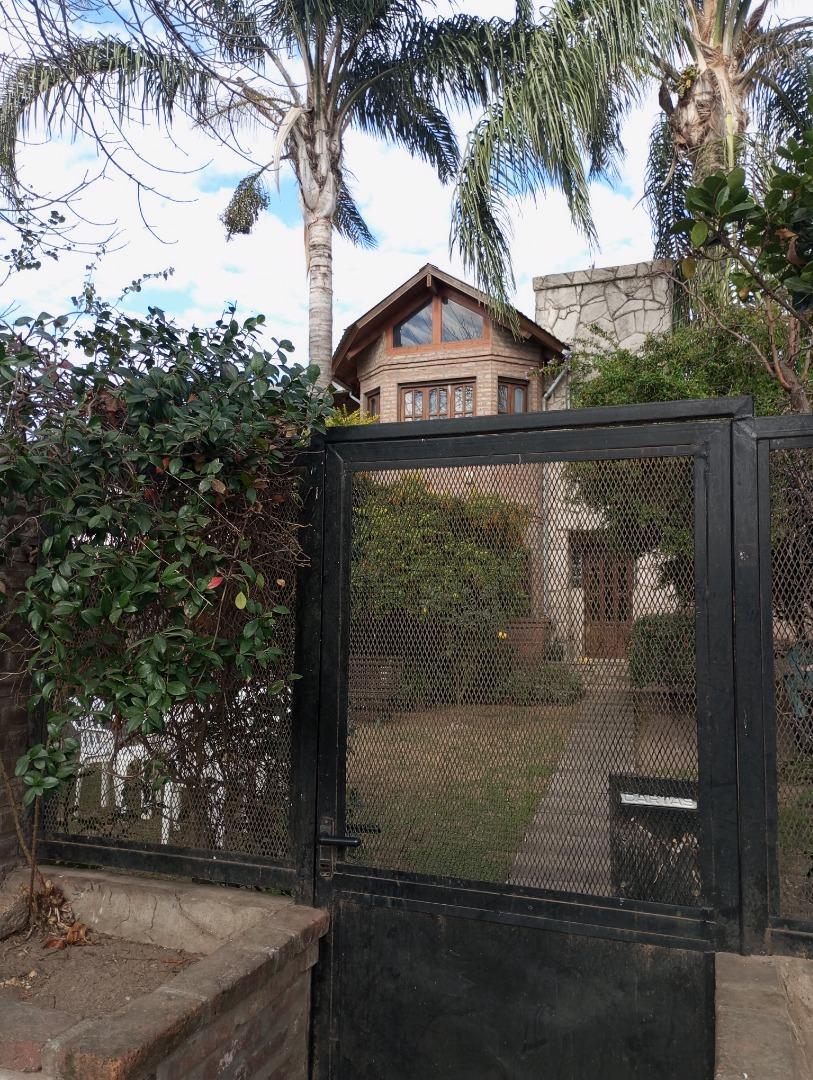 Montevideo 1200. Casa 2 dormitorios apta crédito