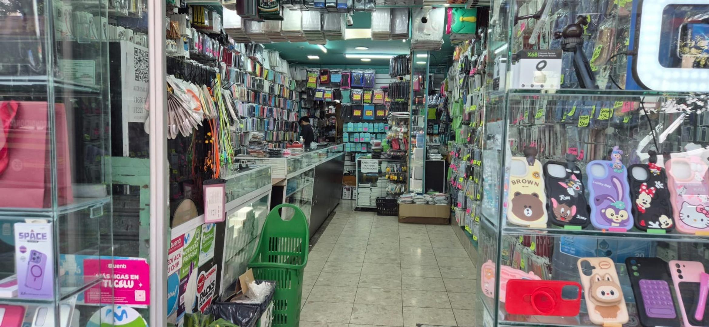 Excelente local en Azcuenaga casi Corrientes sin expensas