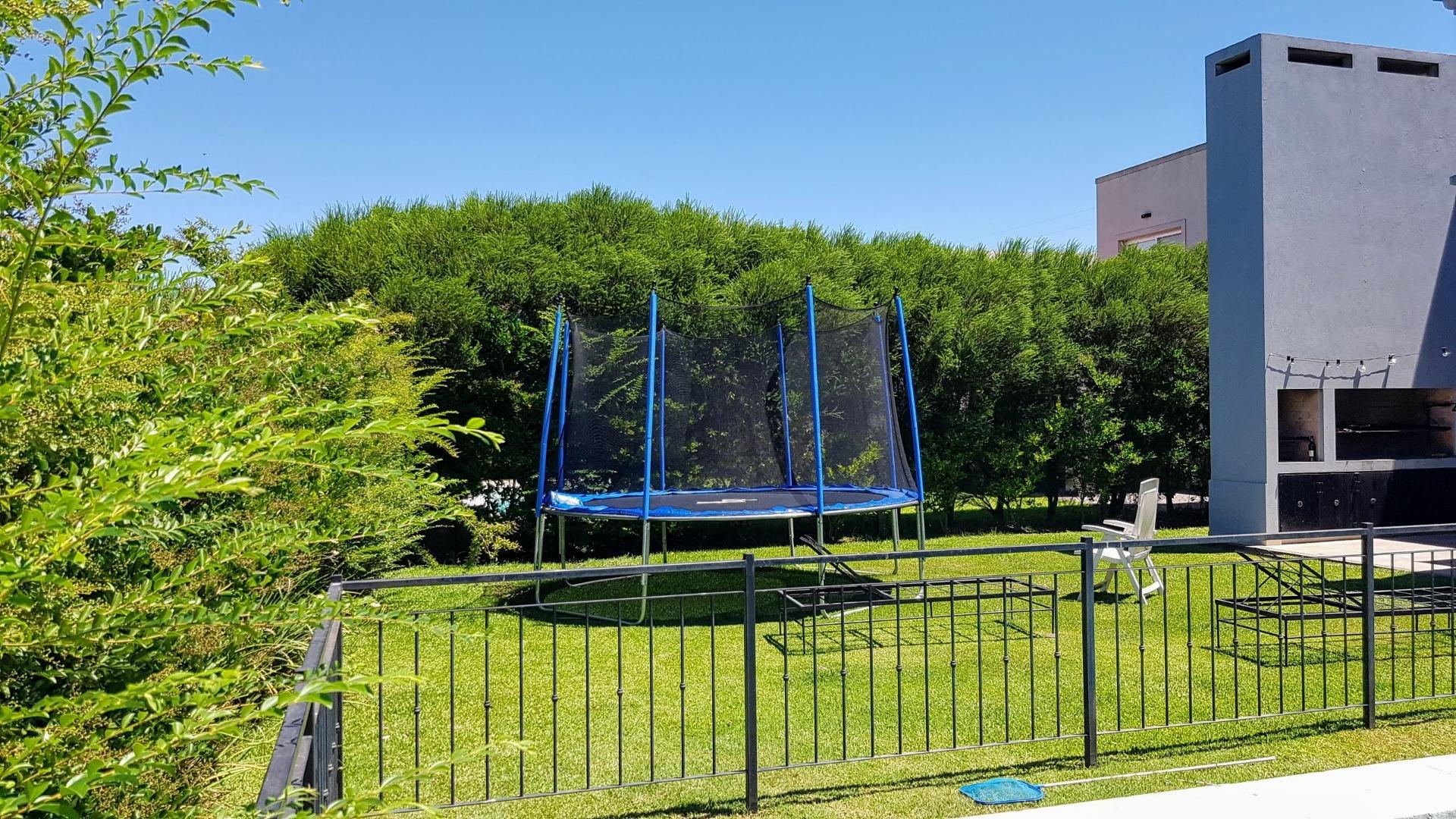 Casa 4 ambientes con 4 baños