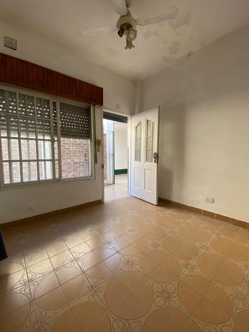 Depto Tipo Casa 2 ambientes con 1 baño