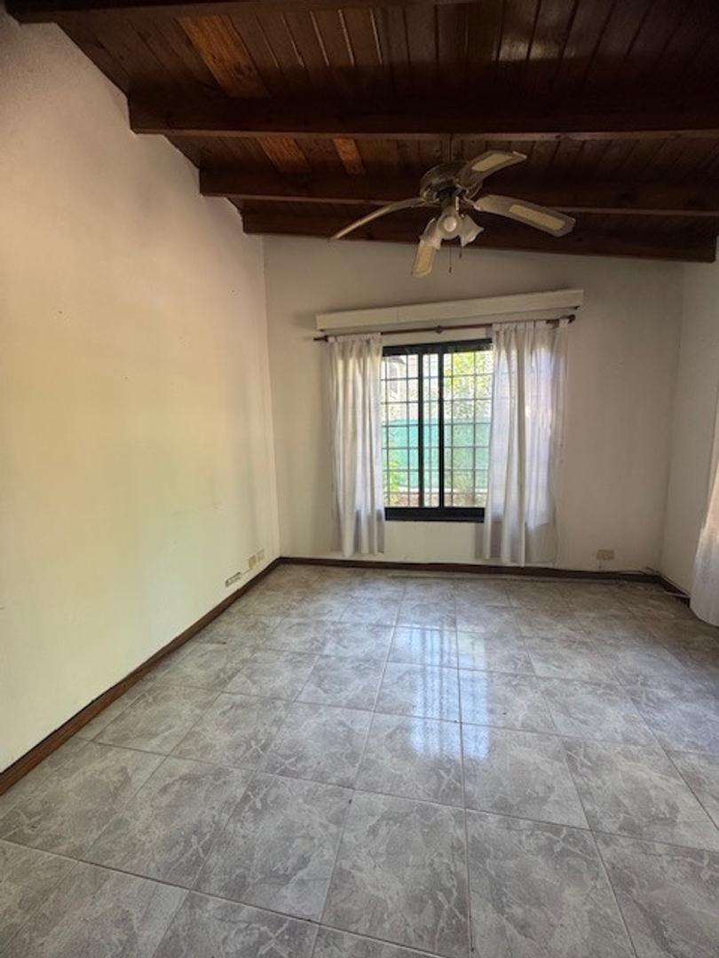 Casa 5 ambientes con 4 baños