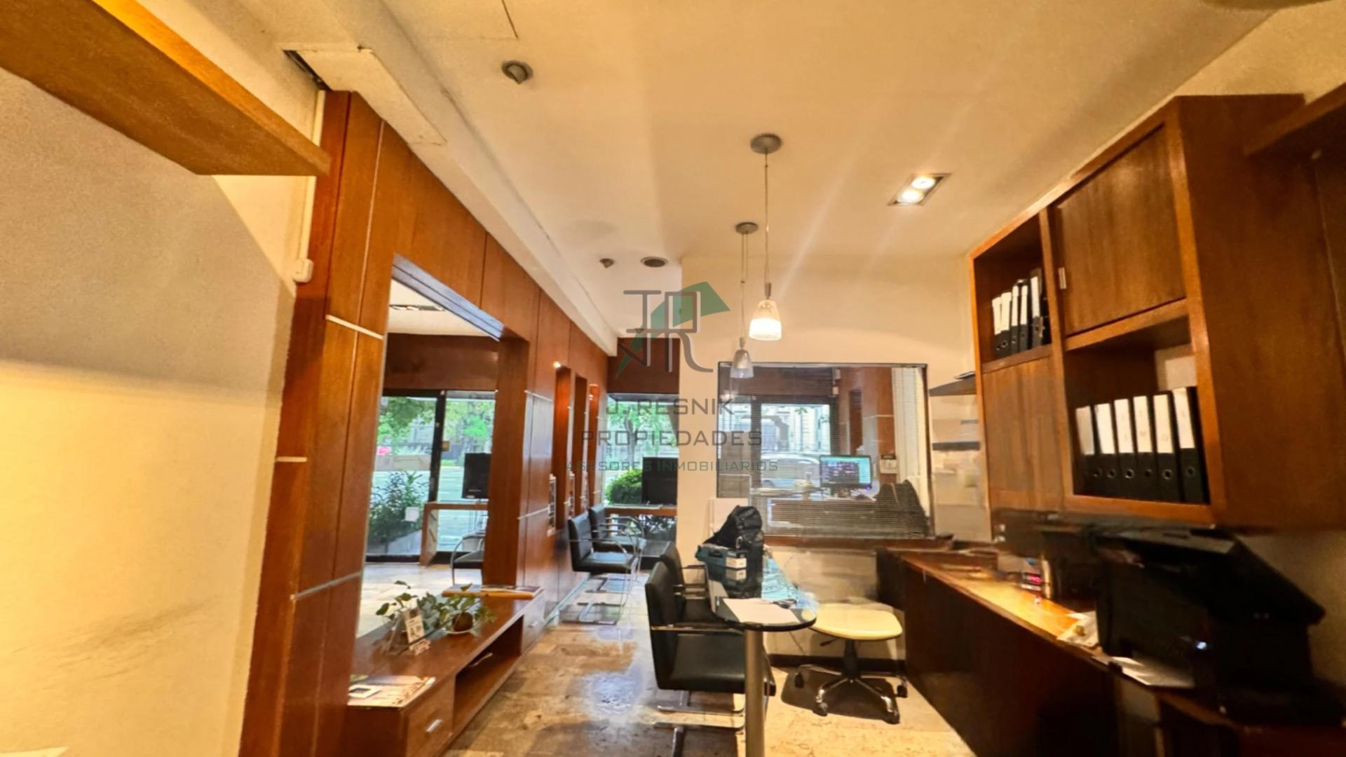 EXCELENTE LOCAL EN DOS PLANTAS