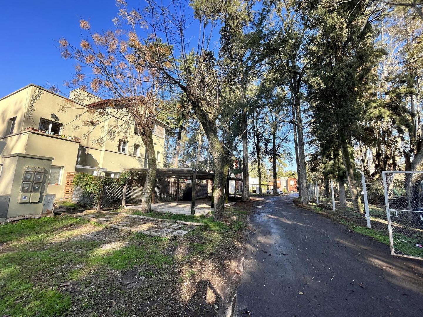 Casa en venta en Triplex en venta en Los 3 Coniles Mariano Acosta