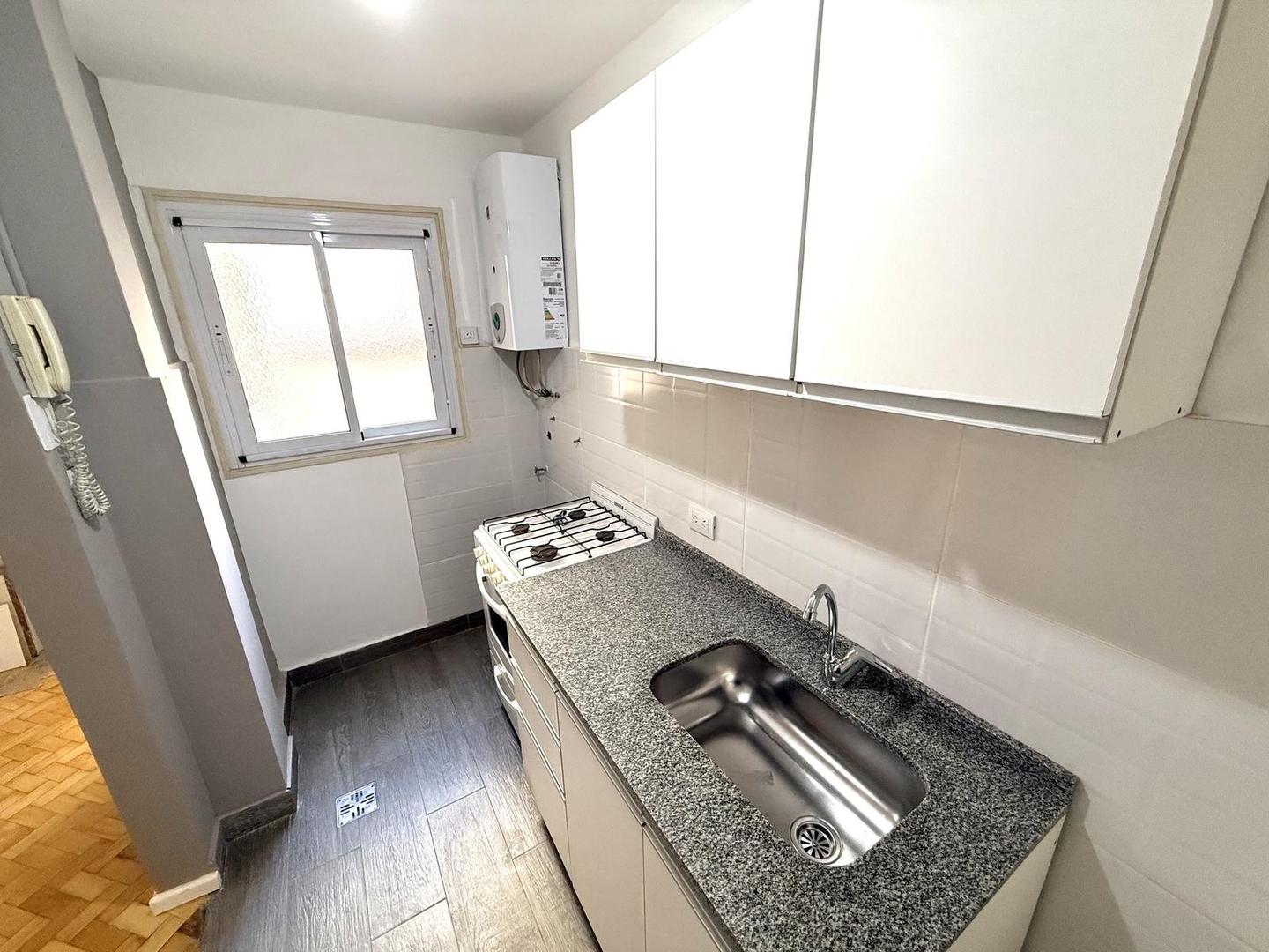 Departamento en Alquiler en Chacarita, $ 600.000