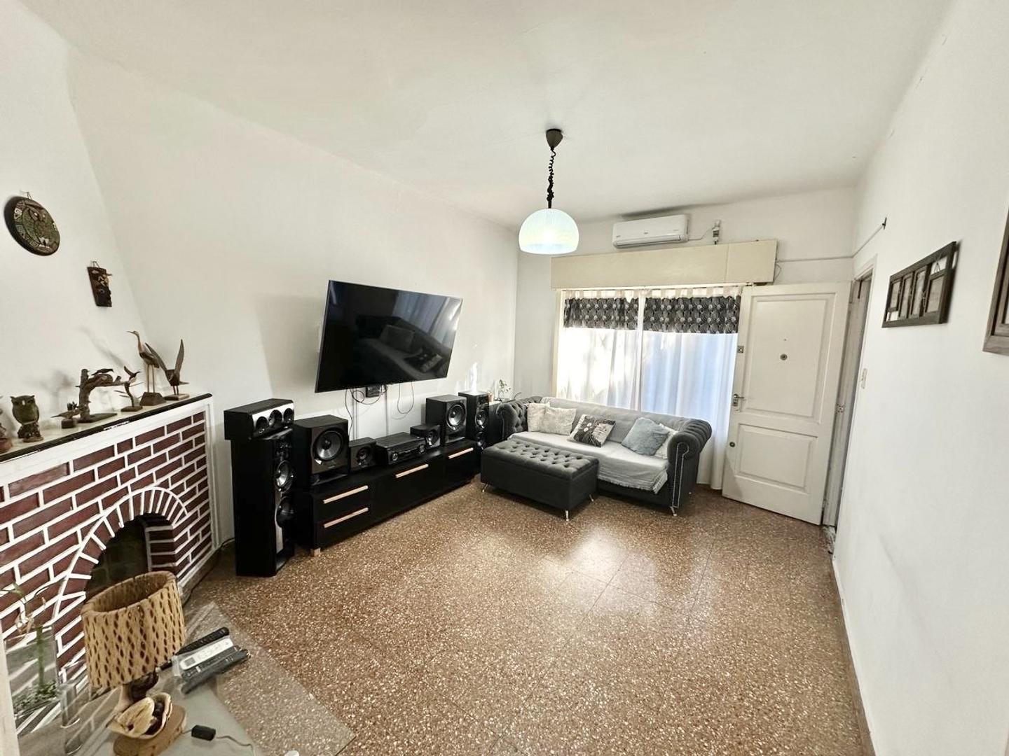 Casa 3 ambientes con 1 baño