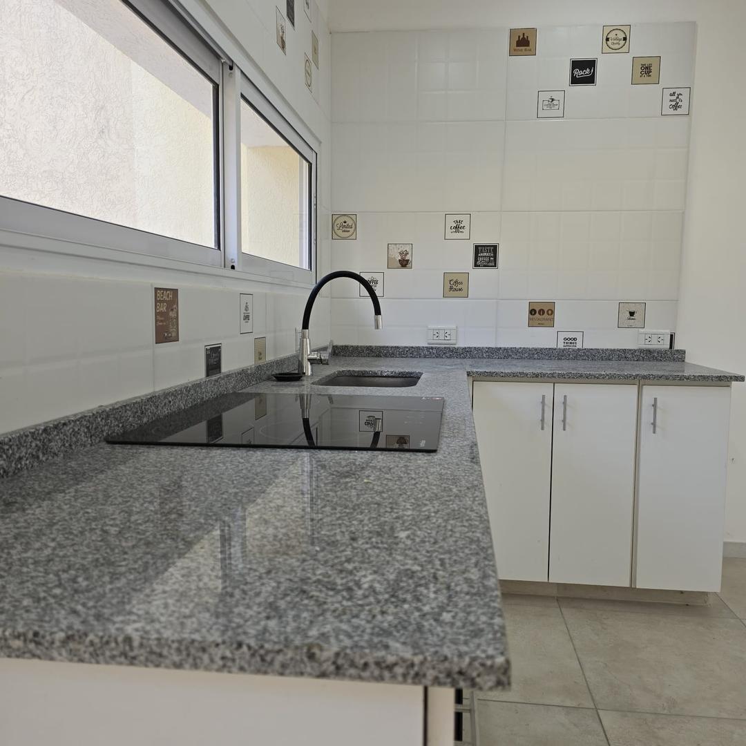 Triplex en Venta 3 ambientes , patio y cochera, San Justo.