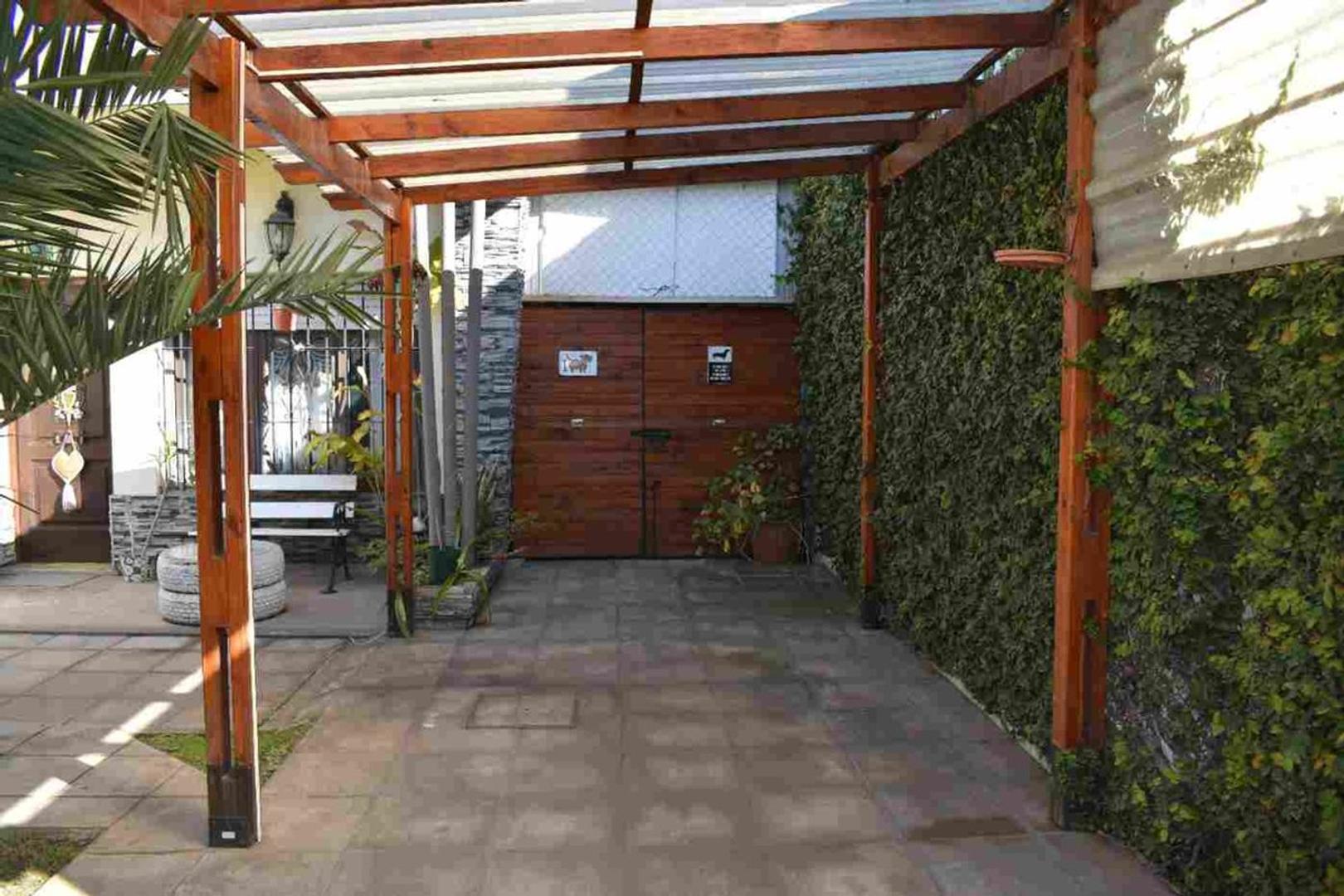 Casa en Venta en Castelar, USD 125.000