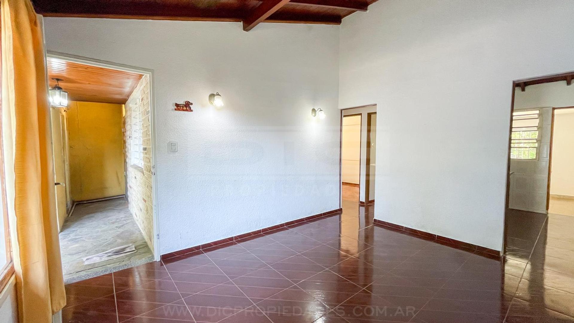 Casa 3 ambientes con 1 baño