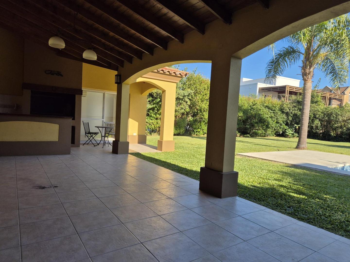 Casa en Alquiler al Noroeste