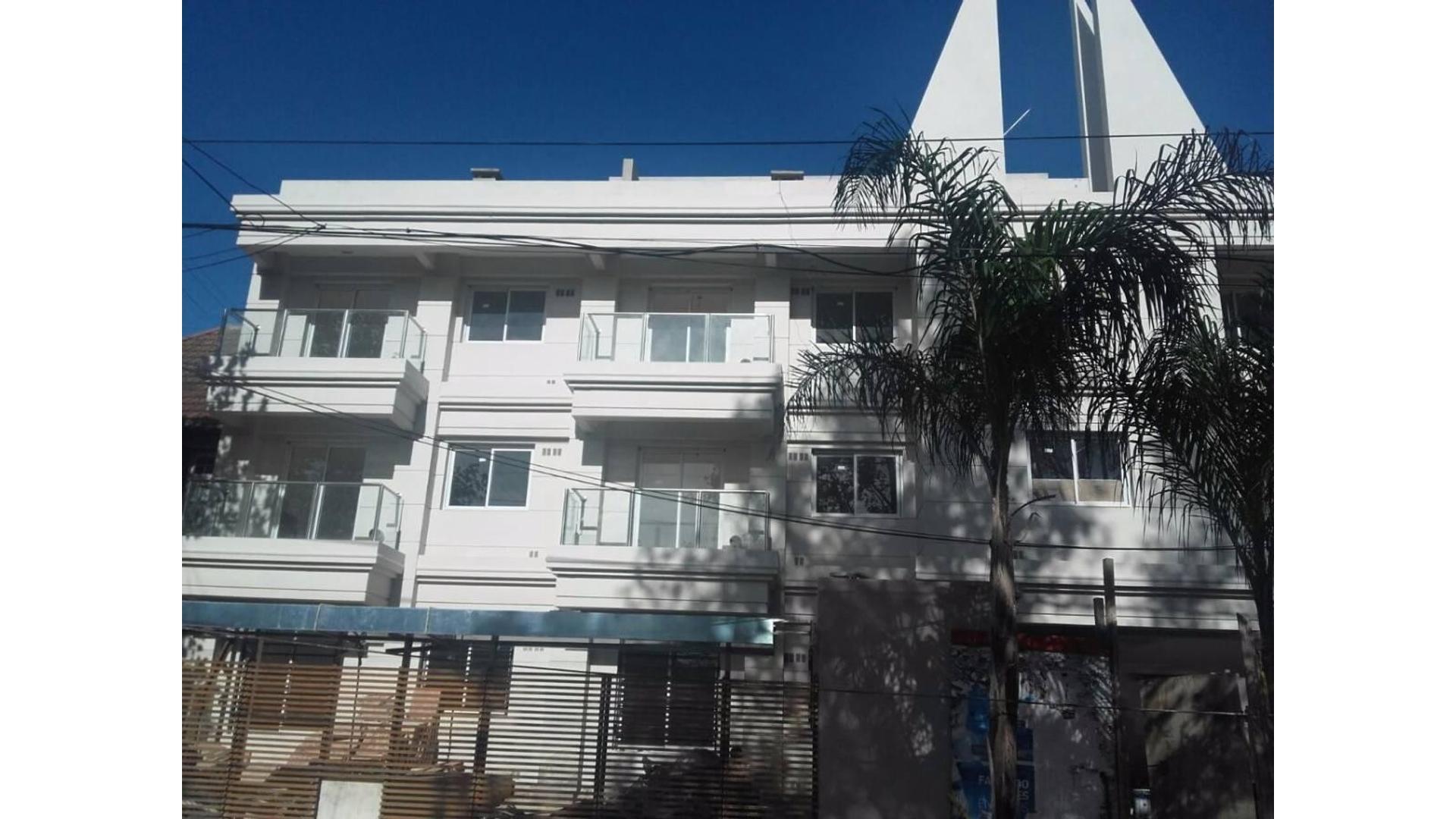 Ayacucho 200, Piso 1