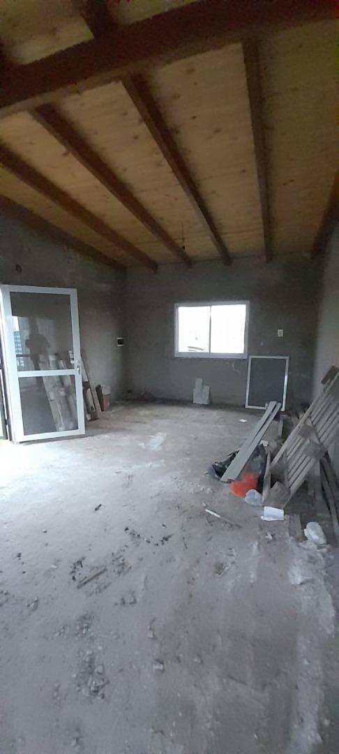 CASA A TERMINAR BARRIO TEMBEI PORA SAUCE