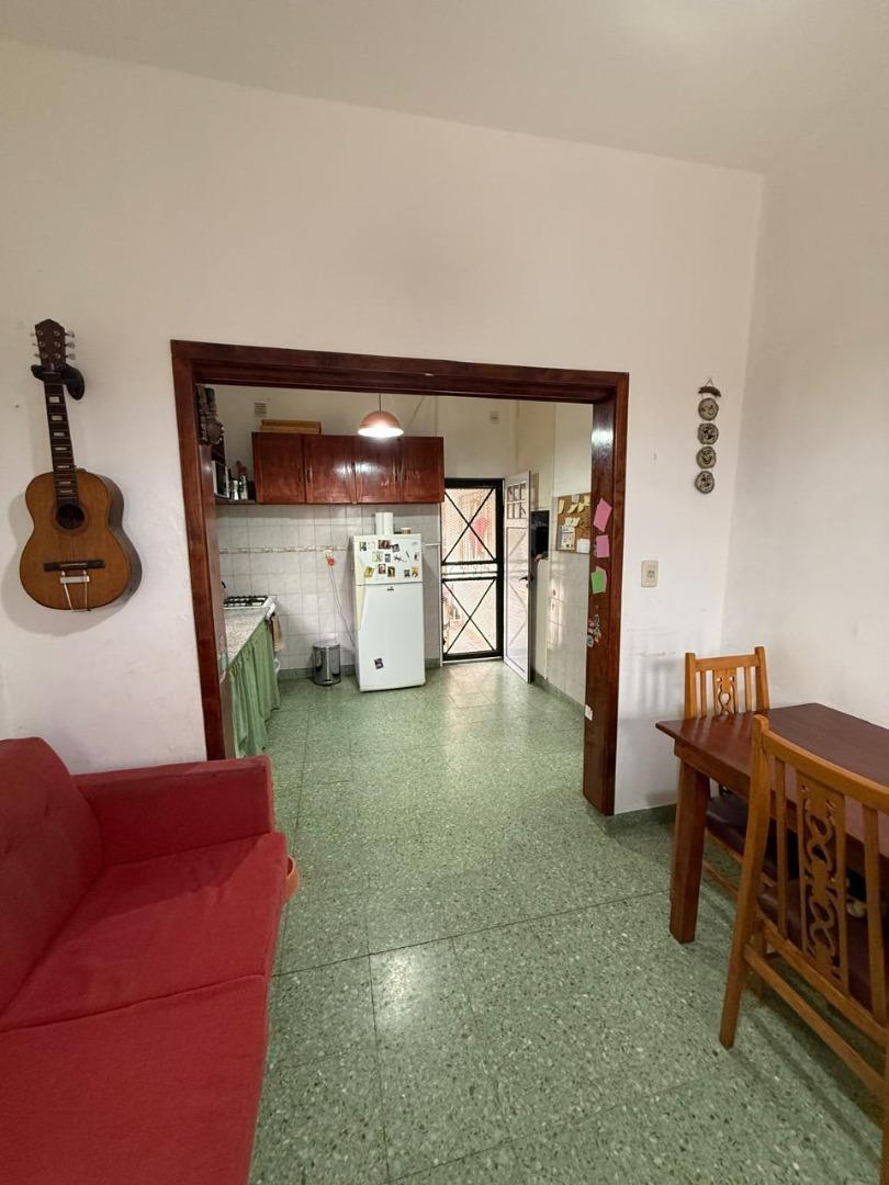 CASA CON GRAN TERRENO 