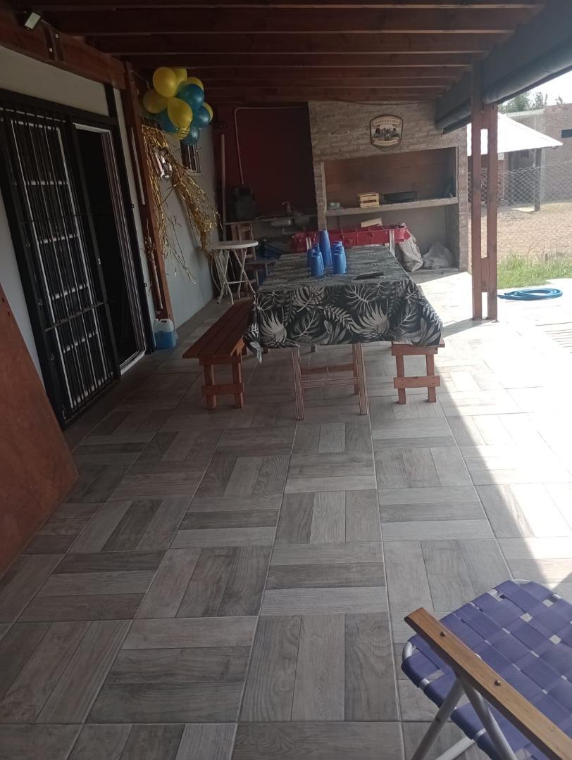 Casa 3 ambientes con 2 baños